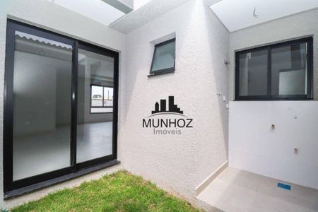 6_photo/94dcfb2437.0ff18f6252aae629-ATLAS-1657cc10-22fb-4064-a3ad-49bd2f32d3b7.jpg de casa à venda com 3 quartos, 133m² em Boqueirão, Curitiba