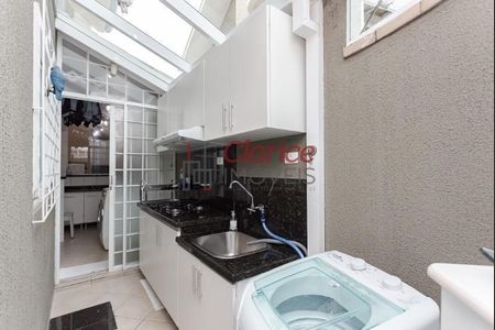 4_photo/94dcfb2573.be394aba15512bff-ATLAS-d1c243c8-738e-4d0d-8eea-c42a2deecb0a.jpg de casa à venda com 3 quartos, 163m² em Boqueirão, Curitiba