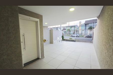 5_photo/94dcfb2b1b.ca78a889fbeea000-ATLAS-4c143d79-dff6-4117-b608-e91de0179bb7.jpg de casa à venda com 3 quartos, 131m² em Hauer, Curitiba