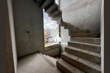 4_photo/94dcfb2c0b.da07d930e02b2f22-ATLAS-4a1940f2-a1d0-4012-be16-7322bd696fdc.jpg de casa à venda com 3 quartos, 170m² em Hauer, Curitiba