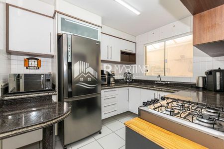 8_photo/94dcfb2c45.f265ba868e49e611-ATLAS-2362b41b-233a-4111-b1c9-576e01650a68.jpg de casa à venda com 4 quartos, 117m² em Hauer, Curitiba