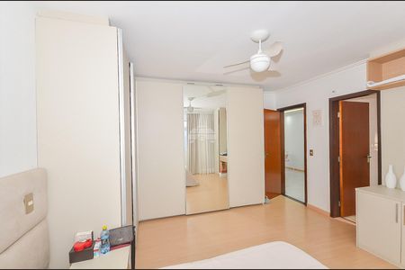 12_photo/94dcfb2c53.ec7afce7aaea4729-ATLAS-3a0bc952-9bff-4b4e-b113-e762f8d15e21.jpg de casa à venda com 6 quartos, 347m² em Hauer, Curitiba