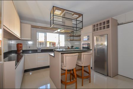 2_photo/94dcfb2c53.ec7afce7aaea4729-ATLAS-f3abd65f-e9cc-46bd-95f6-ec19da973ee3.jpg de casa à venda com 6 quartos, 347m² em Hauer, Curitiba