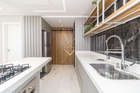 2_photo/94dcfb2d87.b23bd874a6f95fe1-ATLAS-270a0d16-eab3-4db9-bf8d-afa4749ce96c.jpg de casa de condomínio à venda com 3 quartos, 174m² em Hauer, Curitiba