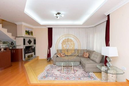 9_photo/94dcfb2ddb.4aa166bf6fe01b39-ATLAS-46f1d747-2978-4bd5-b783-ffd44d37e8d5.jpg de casa para alugar com 4 quartos, 360m² em Hauer, Curitiba