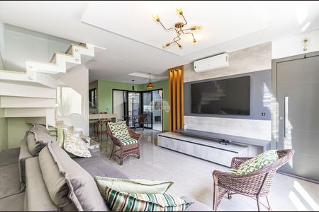 7_photo/94dcfb2ddb.5b1ffa6849bccbd1-ATLAS-aa62d698-b077-4e4d-af43-aef70da5354e.jpg de casa à venda com 3 quartos, 189m² em Hauer, Curitiba