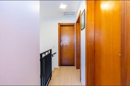 33_photo/94dcfb2fbf.e8b57d3bc75b11f5-ATLAS-3b43de1d-5654-4c4b-a378-b523b8a7fb53.jpg de casa à venda com 3 quartos, 127m² em Hauer, Curitiba