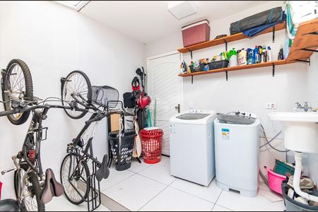 4_photo/94dcfb2fbf.e8b57d3bc75b11f5-ATLAS-ed3f84a5-c2b2-426e-914e-dc400db0e0af.jpg de casa à venda com 3 quartos, 127m² em Hauer, Curitiba