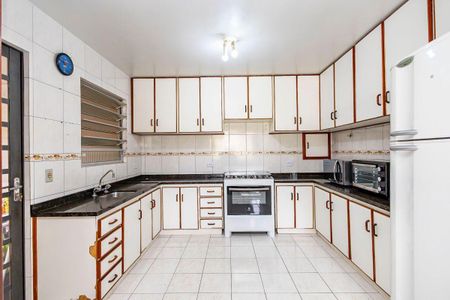 8_photo/94dcfb306d.dbba0cc074264e45-ATLAS-4d9f33aa-665f-4163-b4a1-c088dc2f082c.jpg de casa à venda com 5 quartos, 330m² em Xaxim, Curitiba