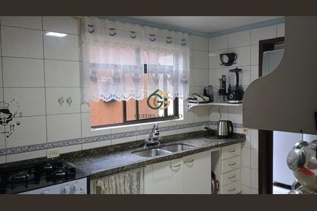 8_photo/94dcfb311f.958dba48c3bb40f9-ATLAS-1254da5a-aeba-44f6-976e-658aadfa967d.jpg de casa à venda com 3 quartos, 130m² em Boqueirão, Curitiba