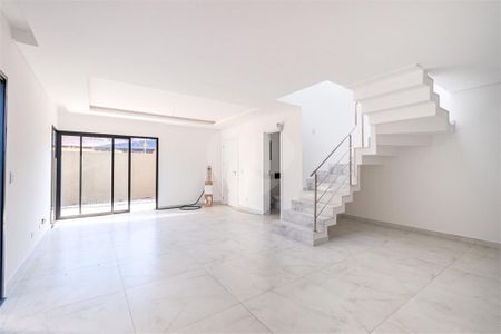 6_photo/94dcfb33cb.22094f7444fbb989-ATLAS-4d6bea45-2ca8-48d6-9926-c2c7b46c94f5.jpg de casa à venda com 3 quartos, 120m² em Hauer, Curitiba