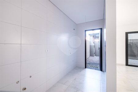 4_photo/94dcfb33cb.22094f7444fbb989-ATLAS-ae6afca1-c2d1-4d0b-8c20-4c8c59a2251a.jpg de casa à venda com 3 quartos, 120m² em Hauer, Curitiba