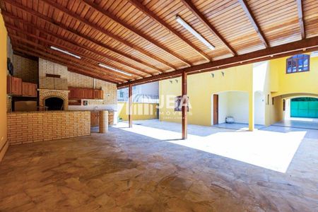 9_photo/94dcfb33f7.ec0cc76b869982f2-ATLAS-b96170f1-88b0-4090-864b-e0eb749bb4e4.jpg de casa à venda com 4 quartos, 310m² em Hauer, Curitiba