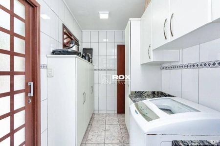 3_photo/94dcfb33fb.56ba614bac70af4e-ATLAS-650df7a3-9d6f-4288-a4d5-b808ece3ee01.jpg de casa à venda com 3 quartos, 176m² em Hauer, Curitiba