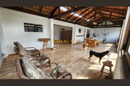 3_photo/94dcfb352d.2d0f88dd1dddff54-ATLAS-76c3d906-32c7-4a75-988b-e22239c64950.jpg de casa à venda com 2 quartos, 151m² em Hauer, Curitiba