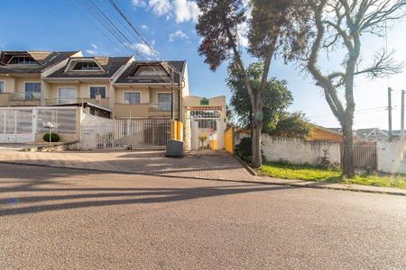 11_photo/94dcfb3645.a095ebe9a9b9d05b-ATLAS-e718ba46-ad77-4a4c-9ad6-ac3f538f6f40.jpg de casa à venda com 3 quartos, 99m² em Xaxim, Curitiba