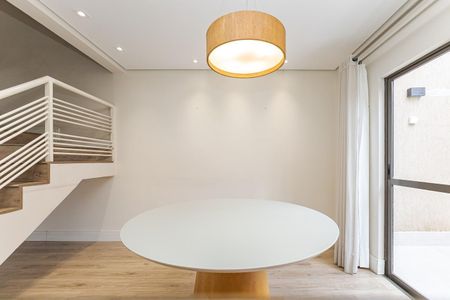 5_photo/94dcfb36f1.08f922be3a726ba4-ATLAS-82286499-fcf0-42f2-948a-e7a057a365a6.jpg de casa à venda com 4 quartos, 180m² em Boqueirão, Curitiba