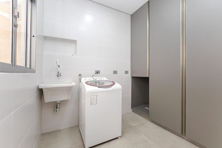 43_photo/94dcfb36f1.08f922be3a726ba4-ATLAS-928a327b-115c-4f9b-af4d-a61239952f3a.jpg de casa à venda com 4 quartos, 180m² em Boqueirão, Curitiba