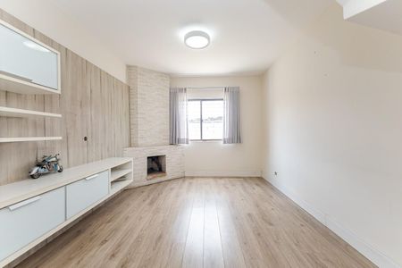 2_photo/94dcfb36f1.08f922be3a726ba4-ATLAS-f3690cca-bfb0-4b17-b5cf-46f923237fca.jpg de casa à venda com 4 quartos, 180m² em Boqueirão, Curitiba