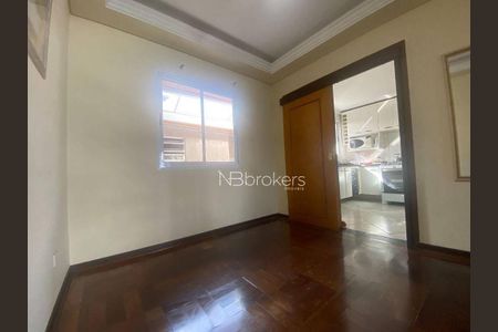 4_photo/94dcfb377b.63bb9c76d918f500-ATLAS-22f17fa9-a6ea-4e16-99ff-153027f0b63a.jpg de casa de condomínio à venda com 3 quartos, 121m² em Xaxim, Curitiba