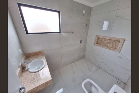 7_photo/94dcfb378f.fbcd7a2e7ac63d93-ATLAS-18ed175a-54b7-42f9-83db-01b3a000866d.jpg de casa à venda com 3 quartos, 140m² em Xaxim, Curitiba