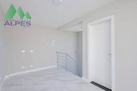 41_photo/94dcfb3791.28ae82bf78ffcf02-ATLAS-aeb8fd5f-fde5-4e1b-bb0d-c1e366593cc9.jpg de casa à venda com 3 quartos, 140m² em Xaxim, Curitiba