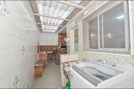 10_photo/94dcfb37c5.692fcc511d44006f-ATLAS-df8decf8-c868-4c6e-a22f-c8241e0db0f1.jpg de casa à venda com 3 quartos, 166m² em Xaxim, Curitiba