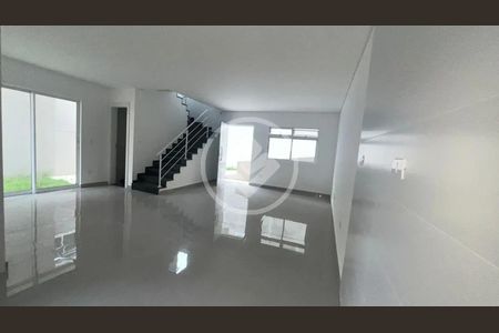 4_photo/94dcfb3825.e100dba37721dde7-ATLAS-18cf58a4-2a28-476d-9b26-9b0b0d7aa9e4.jpg de casa à venda com 3 quartos, 120m² em Xaxim, Curitiba