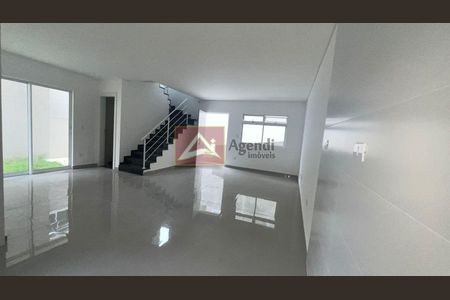 10_photo/94dcfb3825.e100dba37721dde7-ATLAS-46a6ccbb-0d9e-47bc-8006-adf5efc36a1c.jpg de casa à venda com 3 quartos, 120m² em Xaxim, Curitiba