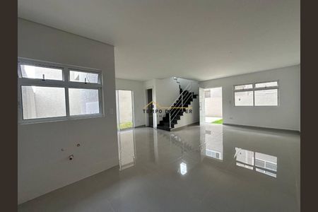 6_photo/94dcfb3825.e73ad7645b01d2d8-ATLAS-57d37d3a-6905-4d7a-ba77-ffe0e303cf0c.jpg de casa à venda com 3 quartos, 120m² em Xaxim, Curitiba