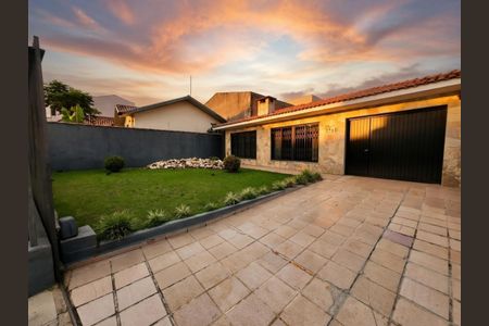 2_photo/94dcfb384b.4be1128a99dd7c8e-ATLAS-1de83825-99c5-4d2f-9c73-9e839b7be626.jpg de casa à venda com 4 quartos, 288m² em Boqueirão, Curitiba