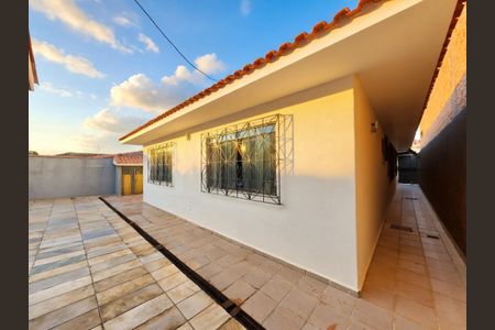 9_photo/94dcfb384b.4be1128a99dd7c8e-ATLAS-45e615b5-7559-43bc-8970-e2f90a2bf201.jpg de casa à venda com 4 quartos, 288m² em Boqueirão, Curitiba