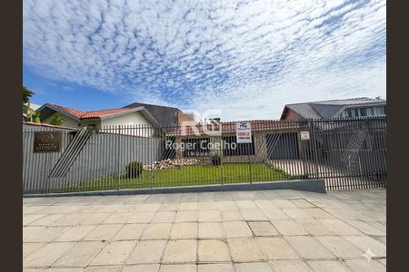 15_photo/94dcfb384b.4be1128a99dd7c8e-ATLAS-fd6687dd-e244-4c60-9406-4520988088f7.jpg de casa à venda com 4 quartos, 288m² em Boqueirão, Curitiba