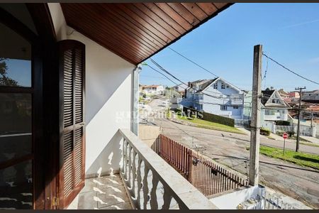 28_photo/94dcfb38b1.c2136652d0be7193-ATLAS-13fbf5e2-350a-4e24-840f-2561d80ce2af.jpg de casa à venda com 3 quartos, 119m² em Xaxim, Curitiba