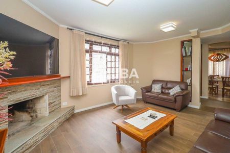 5_photo/94dcfb38bd.e1d2c46bde3eb79c-ATLAS-82c24ec1-d034-4f8e-a1cb-20b87c2e5ee9.jpg de casa à venda com 4 quartos, 251m² em Xaxim, Curitiba