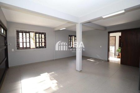 28_photo/94dcfb38bd.e1d2c46bde3eb79c-ATLAS-83113de3-cd12-4f18-a9f3-3480c903e651.jpg de casa à venda com 4 quartos, 251m² em Xaxim, Curitiba