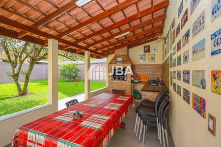 15_photo/94dcfb38bd.e1d2c46bde3eb79c-ATLAS-880e69c8-3305-4572-a0a0-57137d64667f.jpg de casa à venda com 4 quartos, 251m² em Xaxim, Curitiba