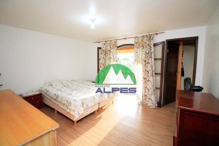 4_photo/94dcfb392b.bdf1def5ceb5107f-ATLAS-8c848556-dc03-4855-ad6b-6b3c379d9bfb.jpg de casa à venda com 5 quartos, 358m² em Xaxim, Curitiba