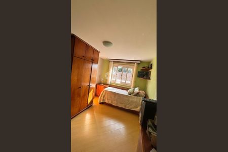 5_photo/94dcfb392f.732b7fd8aaa5f07d-ATLAS-285836dc-5ce8-4fd4-97d6-932f35c9cc13.jpg de casa à venda com 3 quartos, 140m² em Xaxim, Curitiba