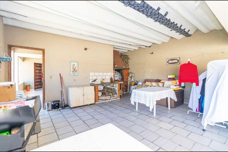 12_photo/94dcfb39a1.7d44486df2fbe63f-ATLAS-2f18170e-cd47-49e4-a80b-48cb486943f8.jpg de casa à venda com 3 quartos, 220m² em Xaxim, Curitiba