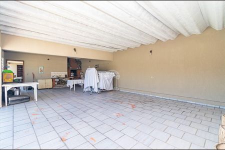 11_photo/94dcfb39a1.7d44486df2fbe63f-ATLAS-af8db0ab-e5f3-438d-a2cf-565b00fdc712.jpg de casa à venda com 3 quartos, 220m² em Xaxim, Curitiba