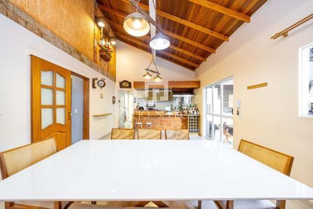 21_photo/94dcfb39ab.d860d137df15aeab-ATLAS-70933db4-fd16-4e00-a7c0-819cf970729a.jpg de casa à venda com 4 quartos, 264m² em Xaxim, Curitiba