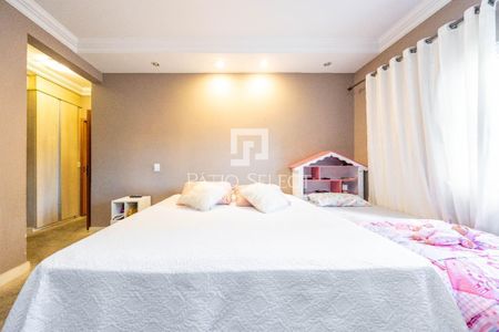 5_photo/94dcfb39ab.d860d137df15aeab-ATLAS-e7df3cac-9d1b-49d3-935c-59630b45ead9.jpg de casa à venda com 4 quartos, 264m² em Xaxim, Curitiba