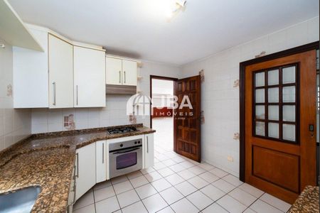 18_photo/94dcfb39ad.ee0a0a5d8521beca-ATLAS-99e1ffb3-36d9-48b0-8fb6-c7404e8c15ee.jpg de casa à venda com 3 quartos, 290m² em Boqueirão, Curitiba