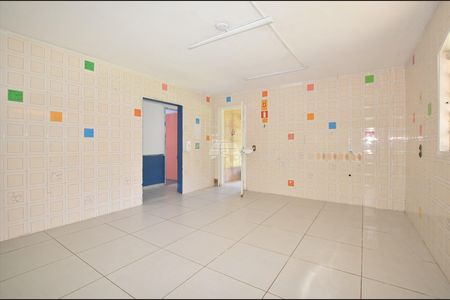 31_photo/94dcfb39b9.e2a54b59782b9362-ATLAS-5e2361ab-fe2d-464b-b2c5-4809634b1729.jpg de casa à venda com 5 quartos, 145m² em Xaxim, Curitiba