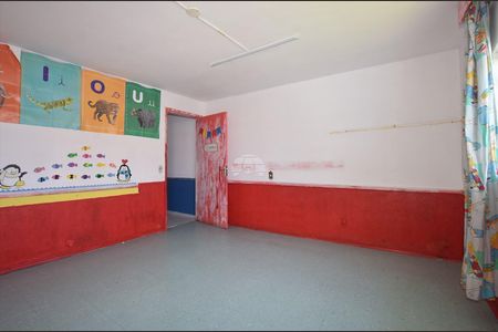 49_photo/94dcfb39b9.e2a54b59782b9362-ATLAS-88015cfb-bd46-44b9-b9ed-98e1a3cebca6.jpg de casa à venda com 5 quartos, 145m² em Xaxim, Curitiba