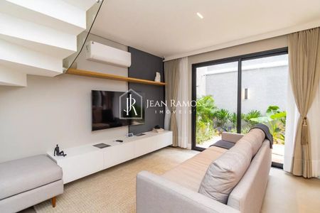 6_photo/94dcfb39d9.0f81dd1a9a4f6ffb-ATLAS-a2987563-3189-483a-90f8-abbacc8585bb.jpg de casa à venda com 3 quartos, 215m² em Xaxim, Curitiba