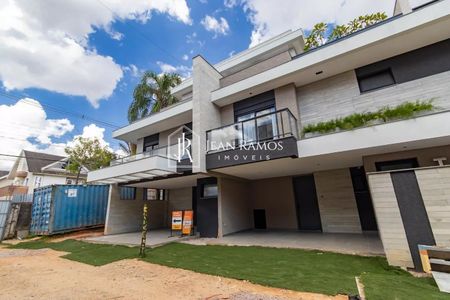 50_photo/94dcfb39d9.0f81dd1a9a4f6ffb-ATLAS-a2af0348-710b-4e4c-9bd0-1e6897c39f83.jpg de casa à venda com 3 quartos, 215m² em Xaxim, Curitiba