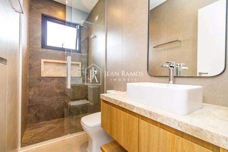 34_photo/94dcfb39d9.0f81dd1a9a4f6ffb-ATLAS-d05ac1c3-a64e-4642-946d-c7b0f9d82f52.jpg de casa à venda com 3 quartos, 215m² em Xaxim, Curitiba