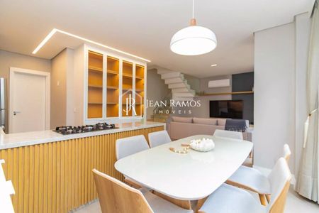 10_photo/94dcfb39d9.6721d330cc8d7611-ATLAS-fb204cc5-08ce-473a-8ef1-5eefc6d8b606.jpg de casa à venda com 3 quartos, 175m² em Xaxim, Curitiba